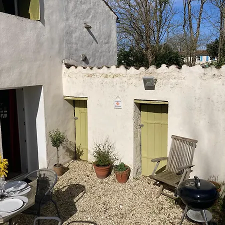 Avec Piscine Et Grand Jardin *