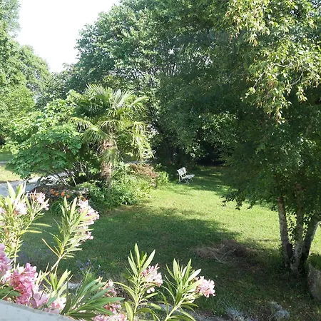 Avec Piscine Et Grand Jardin Saint-Simon-de-Pellouaille