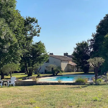 Avec Piscine Et Grand Jardin