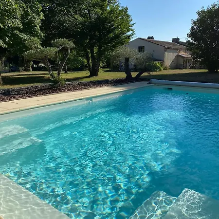 Tatil Evi Avec Piscine Et Grand Jardin Saint-Simon-de-Pellouaille