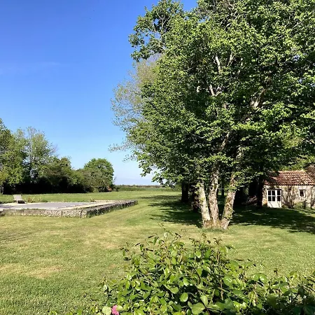 Avec Piscine Et Grand Jardin Saint-Simon-de-Pellouaille